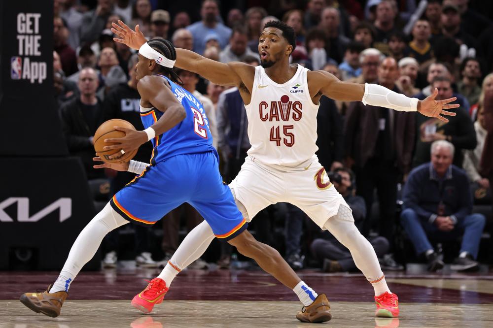 通过加强政 通过加强政