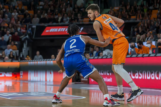 曼城凭借 曼城凭借